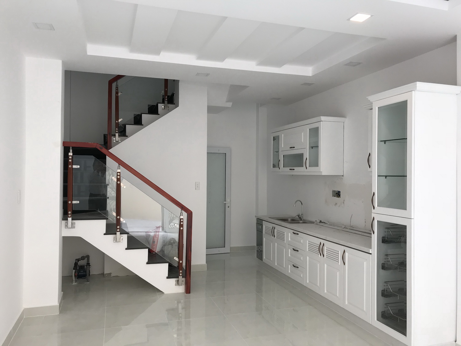 Nhà 3 lầu thiết kế Cổ điển hẻm ôtô 7 chỗ vào tận nhà Khu VIP Lê Quang Định, Quận Bình Thạnh